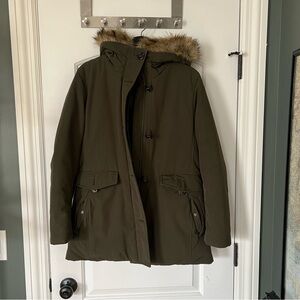 Uniqlo Women’s Dark Green Puffer Jacket